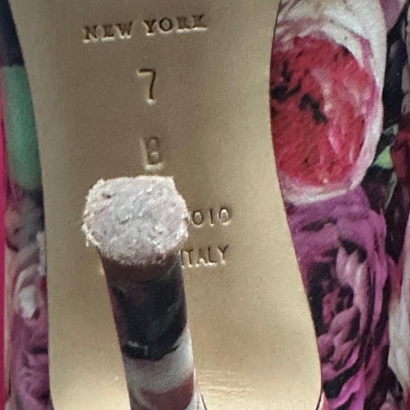 Kate Spade Licorice Photo Real Rose/ Printed Leather 7M - Picture 3 of 4